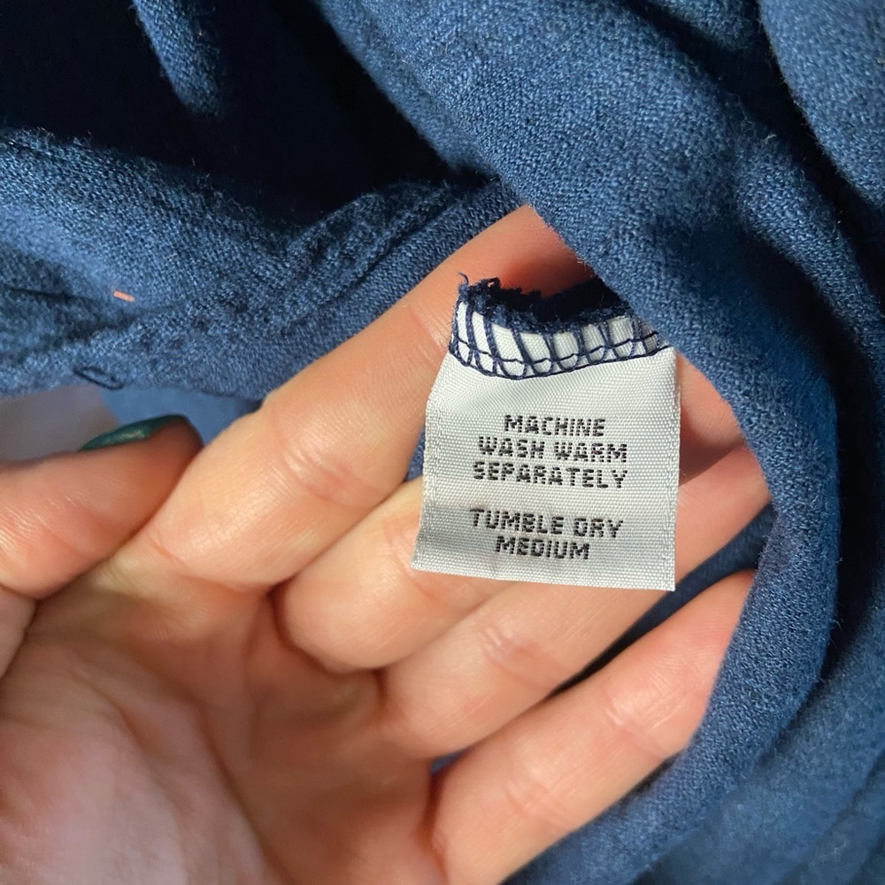 Like new-Cut Loose Relaxed Button Down in blue, S - Picture 7 of 11